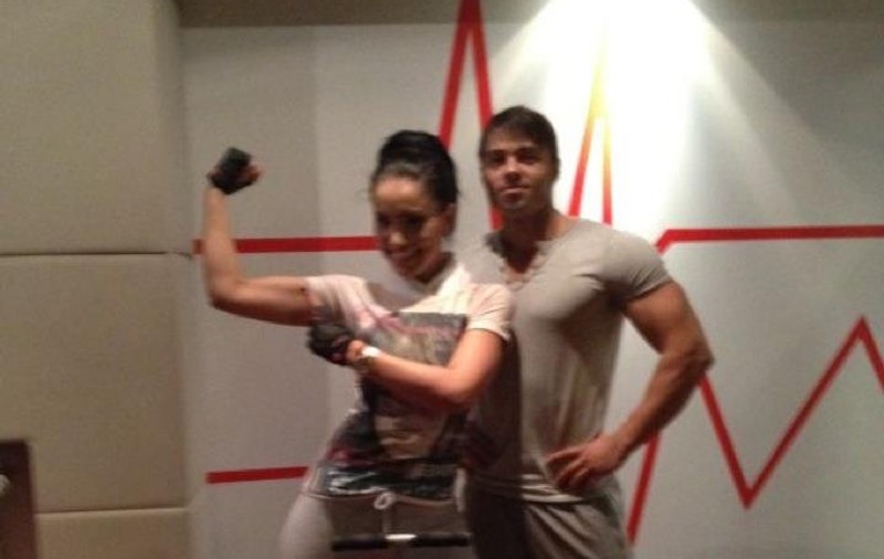 Adelina Pestriţu TRAGE DE FIARE! Uite cine o ajută să facă muşchi | FOTO