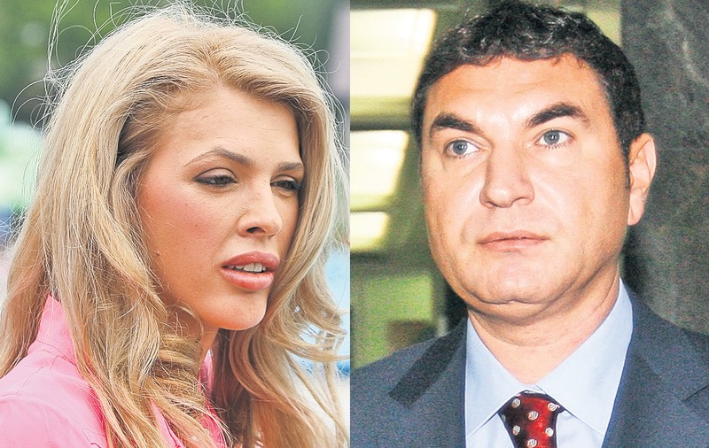 Prima reacţie a Alinei Borcea, după zvonurile sarcinii: "Sunt fericită şi împlinită". Când se întoarce blonda în România
