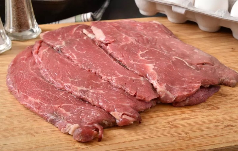 Cât rezistă carnea congelată și cum o păstrezi corect?