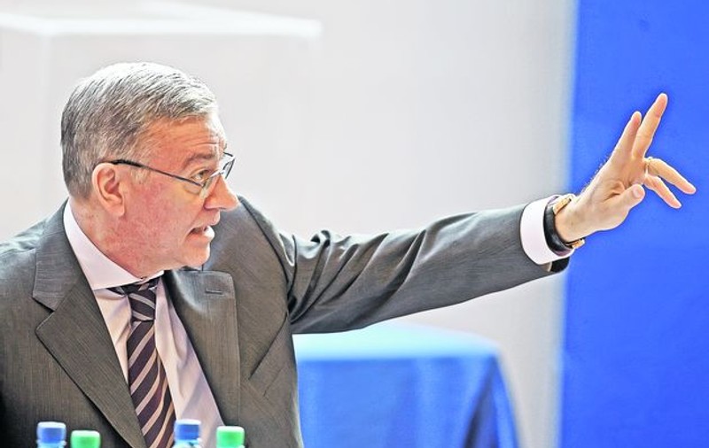 După ce a investit 10 milioane de euro în juniori, Mircea Sandu face previziuni sumbre: «Ne revenim în 10 ani»
