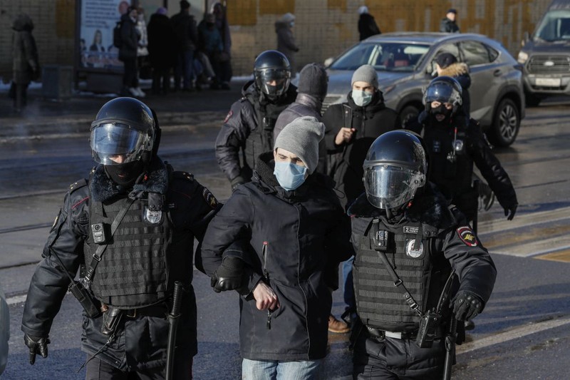 Numeroase arestări au avut loc în fața tribunalului FOTO: EPA
