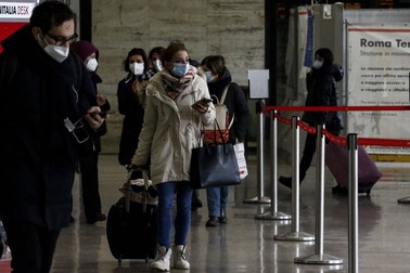 Pentru intrarea în Italia e nevoie și de un test negativ făcut în ultimele 48 de ore Foto: EPA
