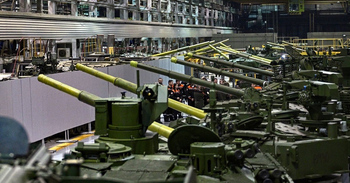 Tunuri și turele de tanc într-o fabrică din Rusia. Foto: Profimedia Images