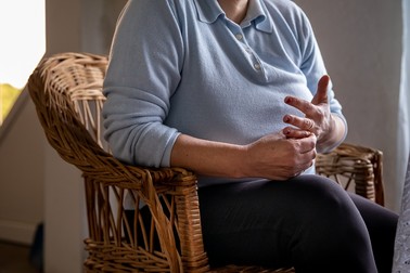 O altă muncitoare care și-a primit salariul redus