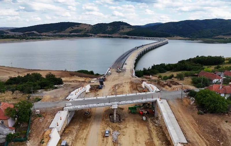 Autostrada A3 Chiribiș - Suplacu de Barcău: Deschiderea circulației, amânată pentru toamnă. Care sunt punctele critice