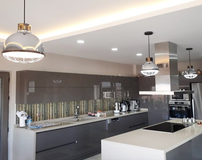 Cele mai noi tendințe în design interior. Cât investesc proprietarii în amenajarea imobilelor pe care le închiriază