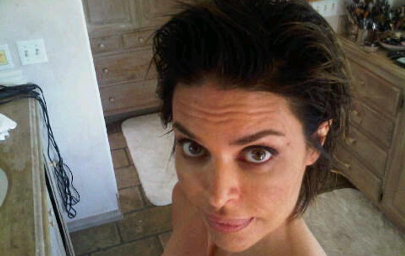 Lisa Rinna dovedeşte că nu şi-a pus "prea mult" botox