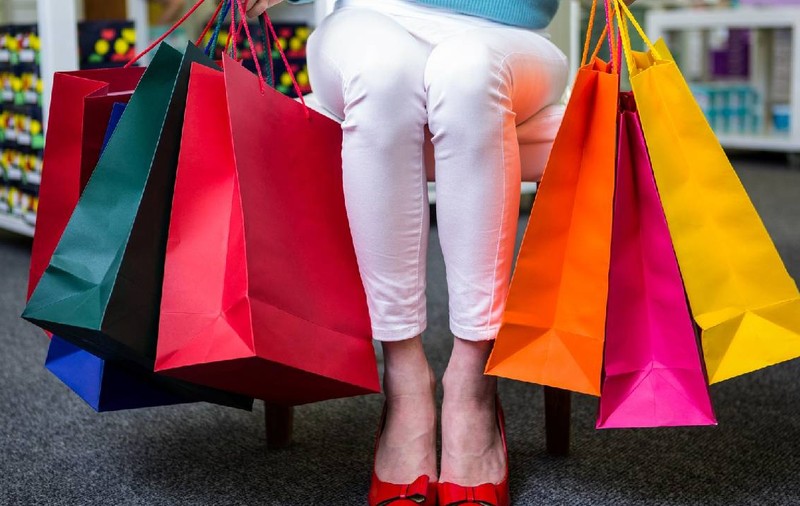 Ce te face să cumperi nețărmurit de Black Friday: psihologia din spatele celui mai mare eveniment de consum
