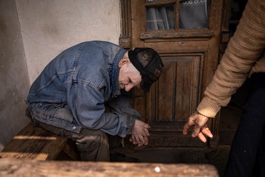 Voicu e foarte atent la vocea surorii sale mai mari