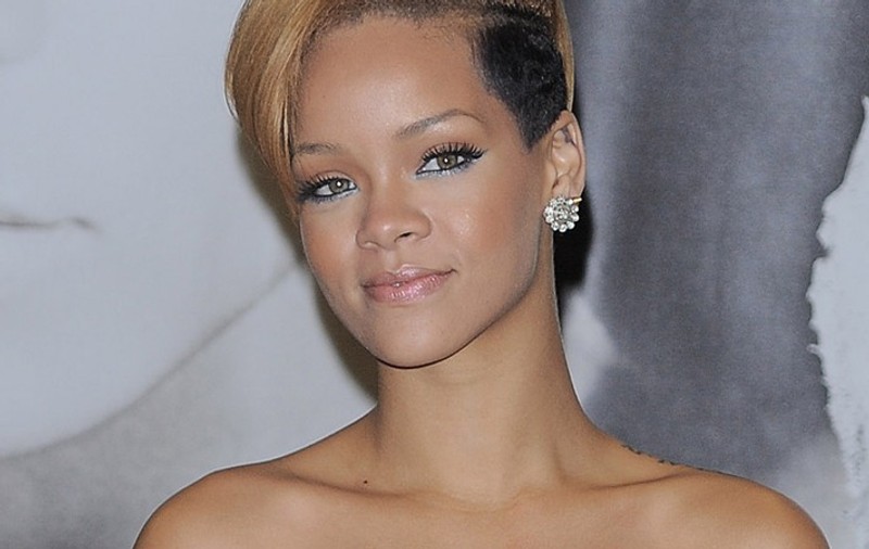 Rihanna nu a mai vorbit de un an cu tatăl său