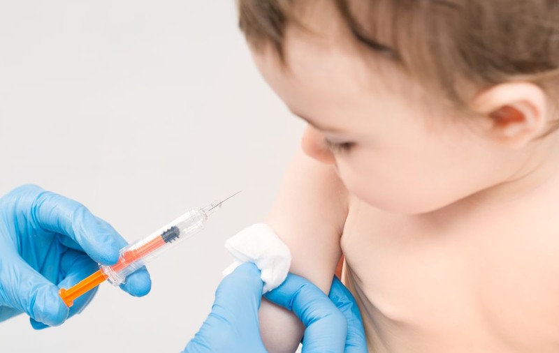 Specialiștii americani recomandă vaccinarea anti-COVID a copiilor de peste șase luni cu serurile Pfizer și Moderna
