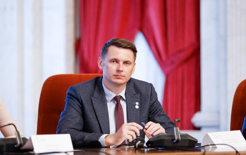 Problema Abrudean. PNL și PSD amână pe miercuri rezolvarea conflictului pe tema „omului lui Boc”