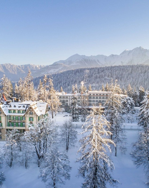 „Frații Dedeman” au achiziționat un hotel de lux vechi de aproape 150 de ani din Alpii elvețieni