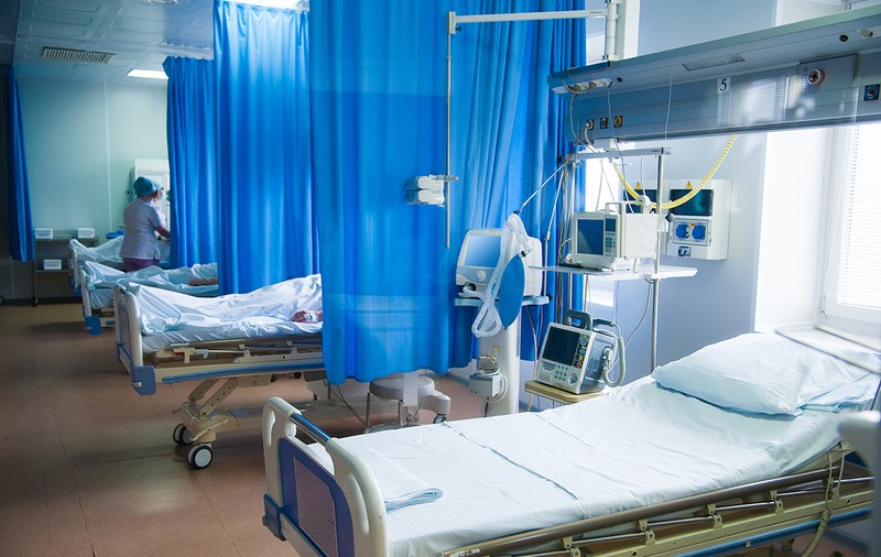 Internările și operațiile care nu sunt urgente, suspendate 30 de zile. Măsurile anunțate de Arafat în plin val COVID