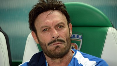 Football. Friendly match. Leader-63 vs. Former Italian national team players