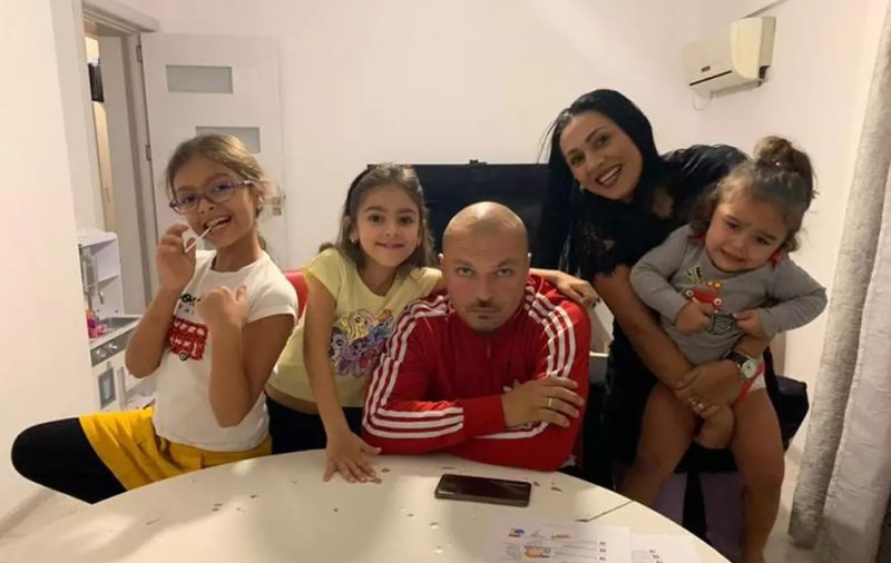 Cum arată fiicele lui Puya. Melissa și Iuliana își ajută tatăl în cariera muzicală