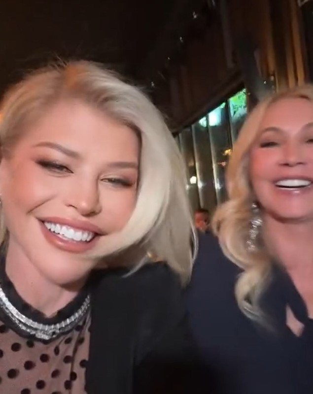 Anastasia Soare și Loredana Groza, show neașteptat la un eveniment din România: „Mă las de sprâncene și mă apuc de cântat!”