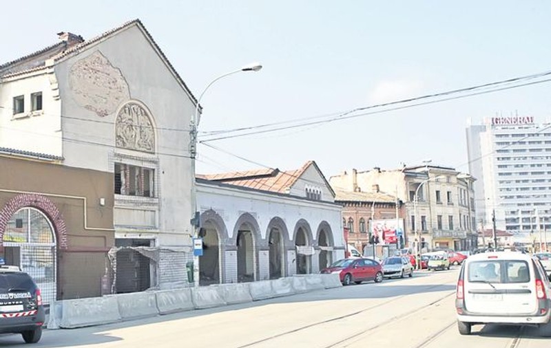 Hala Matache, mutată pe bucăți