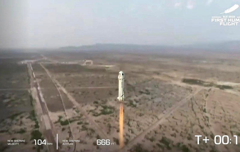 Imagini de la lansarea în spațiu a rachetei miliardarului Jeff Bezos