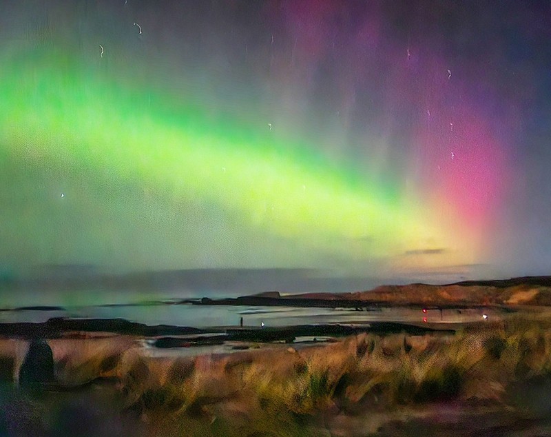 Imagini spectaculoase cu aurore boreale surprinse pe cerul din Marea Britanie