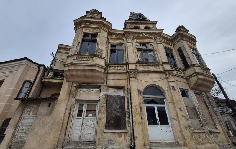 Istoria Casei Teodorof din Tulcea: consulatul otoman devenit fabrică de mezeluri și cârciumă comunistă. Planurile actualului proprietar