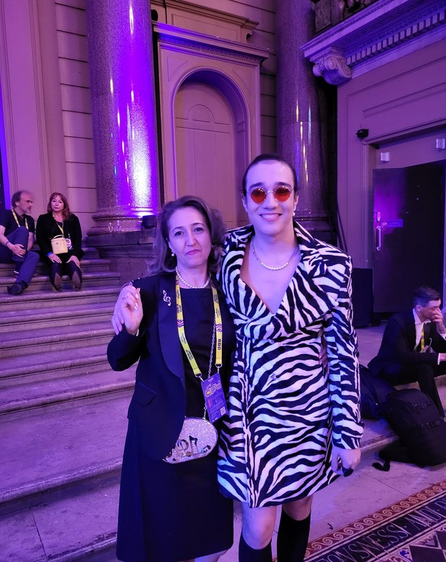Mama lui Theodor Andrei, reprezentantul României la Eurovision 2023, a răbufnit: „E un tânăr cu problemele și cu sensibilitățile lui”. Simona e impresara fiului ei