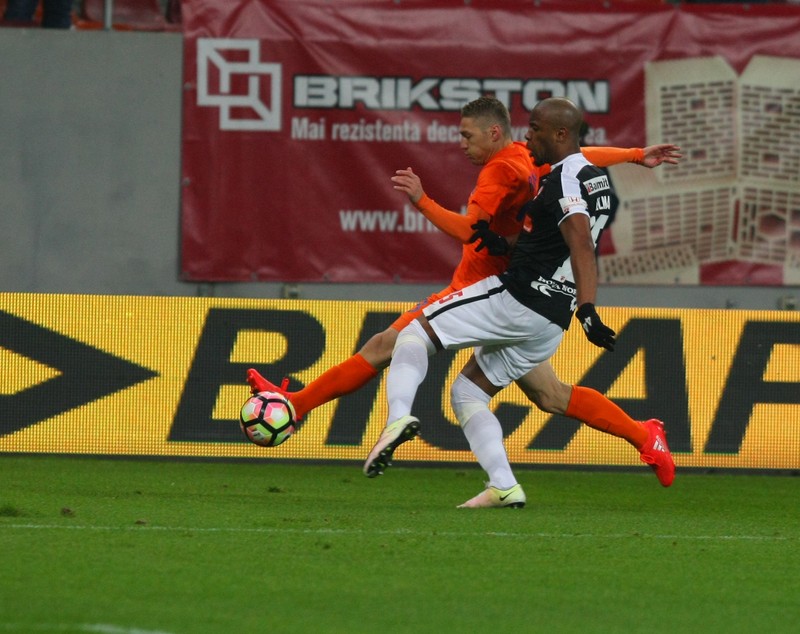 Liga 1, etapa a 24-a. Dinamo - FC Botoșani 1-0. Debut reușit pentru Contra, după un meci cu multe ocazii mari  | GALERIE FOTO