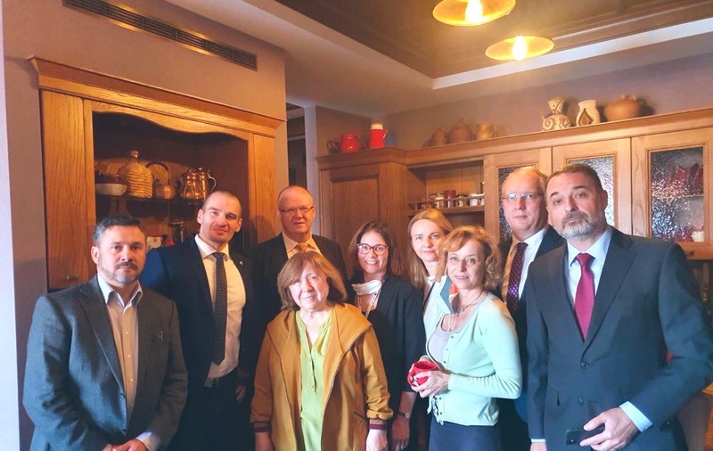 Ambasadorul român a mers alături de colegii europeni acasă la ultimul lider în libertate al opoziției din Belarus pentru a împiedica arestarea sa