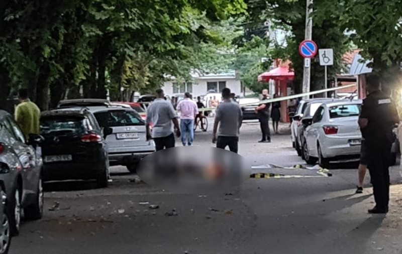 Șoferul unei dube a coborât de la volan și l-a lovit mortal pe un alt șofer care-i zgâriase oglinda, în trafic, în Bacău