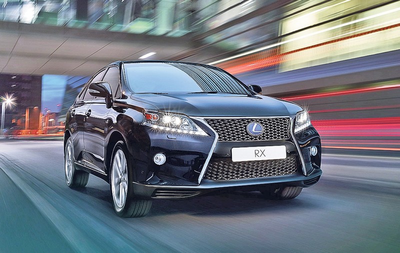 87 de automobile de lux, înmatriculate în 10 luni