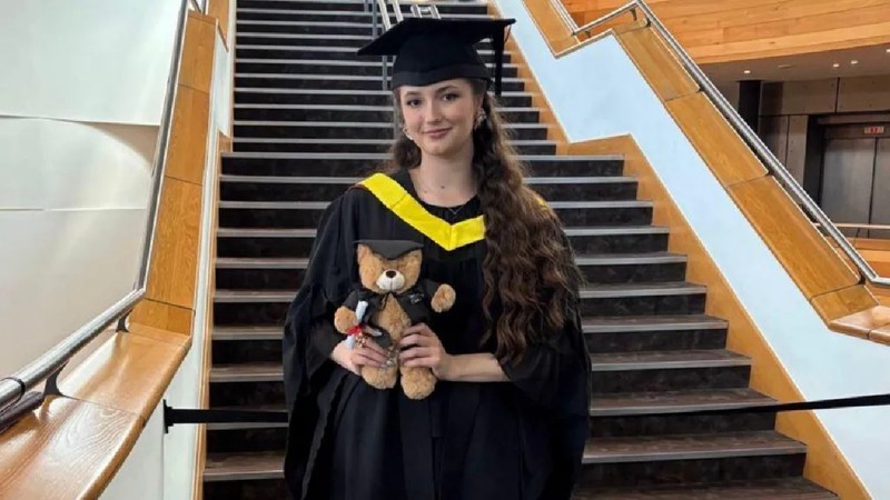 Fata a absolvit Cardiff Met cu o licență în afaceri și management, cu specializare în drept Foto: Karyna Lohvynenko