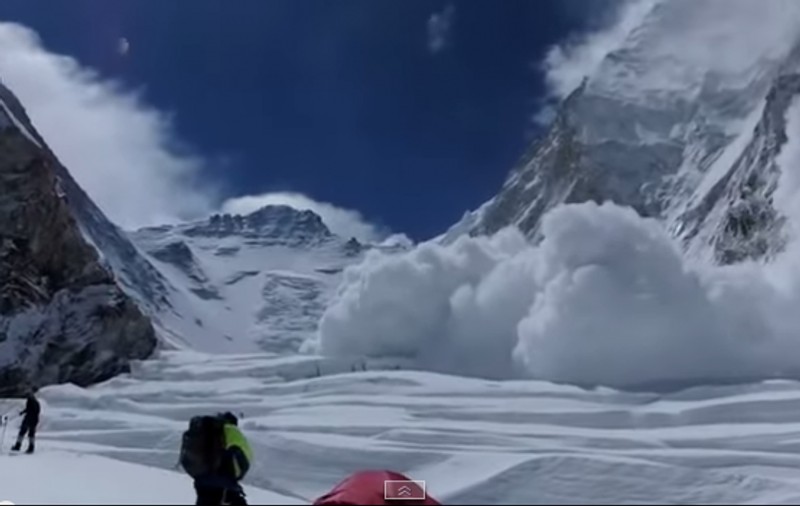 Alertă la munte! Risc crescut de avalanșe în Făgăraș
