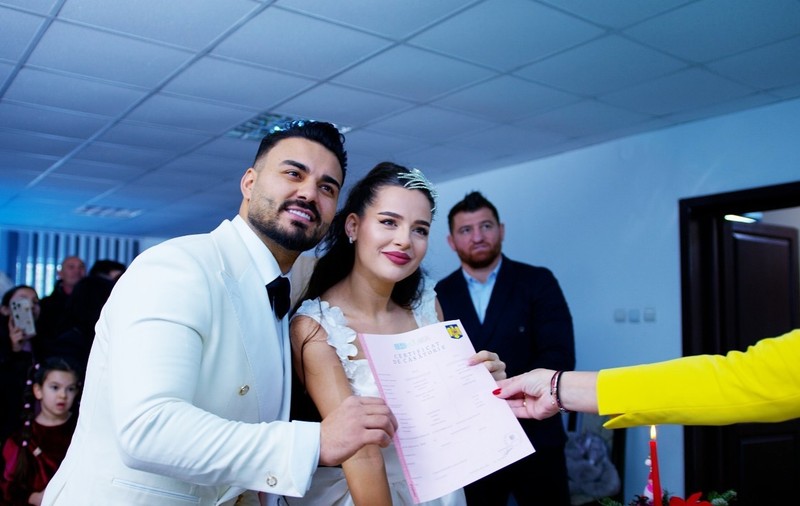 Cum a arătat Oana Ciocan în rochie de mireasă și ce ținută a ales nașa, soția lui Cătălin Moroșanu. Primul mesaj transmis de Jador în ziua nunții sale. „Începe un nou capitol”