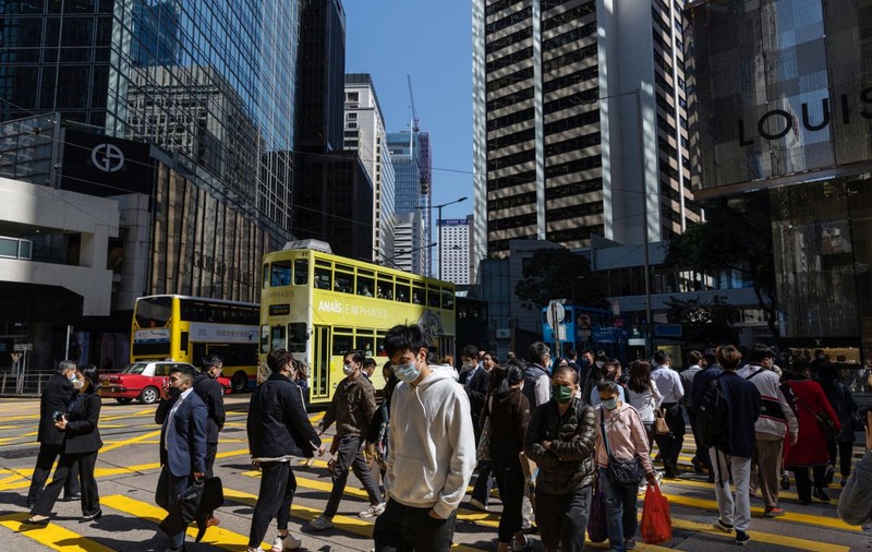 Adoptarea unei noi legi a securității în Hong Kong stârnește critici. China vorbește despre „mentalitatea de colonizator” a Regatului Unit şi „ipocrizia” UE
