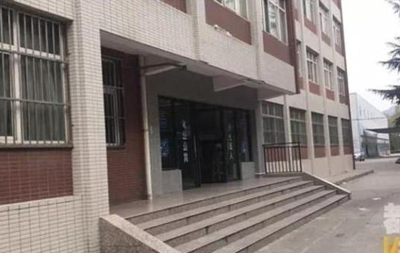 O studentă din China care a născut în secret, și-a aruncat copilul de pe geamul camerei de cămin