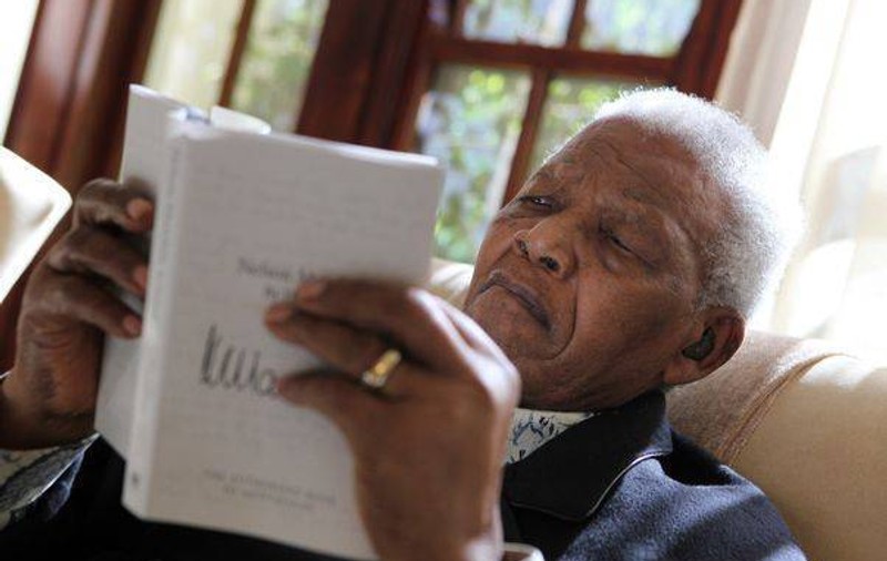 Nelson Mandela rămâne în stare gravă, dar stabilă în spital