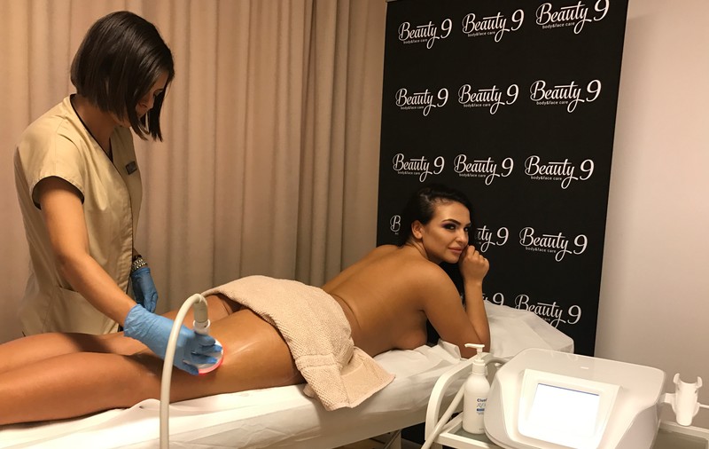 ”Kim Kardashian de România” a slăbit 20 de kilograme în doi ani! Francisca face senzație la galele Superkombat / GALERIE FOTO