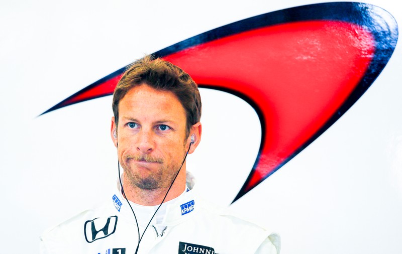 Furtul secolului: hoții l-au prădat pe Jenson Button de bijuterii de peste 400.000 de euro. Pilotul F1 era adormit, cu gaz împrăștiat prin sistemul de aer condiționat, în casă!