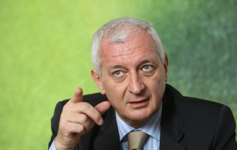 Senatorul Gyorgy Frunda vrea suspendarea temporară a jurnaliştilor care încalcă drepturile cetăţenilor