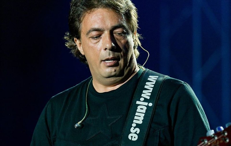 EXCLUSIV/Piesele lui Romeo Dediu, chitaristul Holograf, nu sunt băgate în seamă de propria trupa, dar au ajuns în semifinala celui mai mare concurs de compoziții din lume