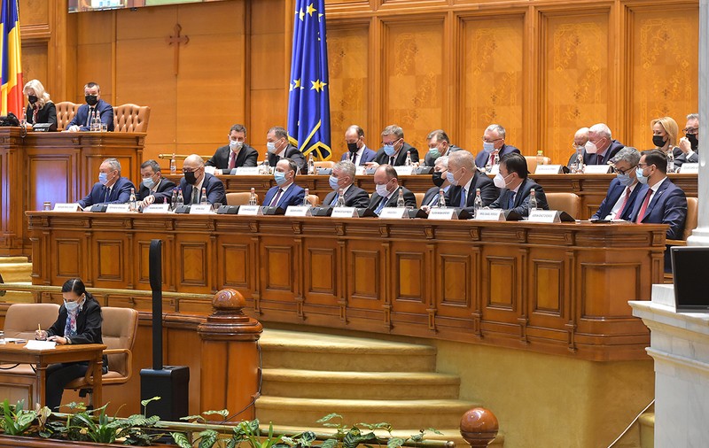 Republica Secretă România. De ce nu avem politicieni care să pună serviciile unde le e locul
