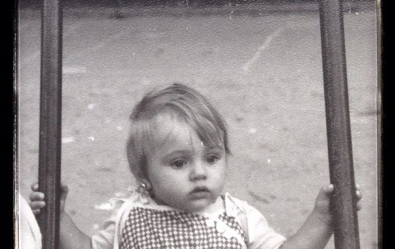 SCUMPETEA asta mică este acum o SENZUALĂ BLONDĂ de la noi! O recunoşti?