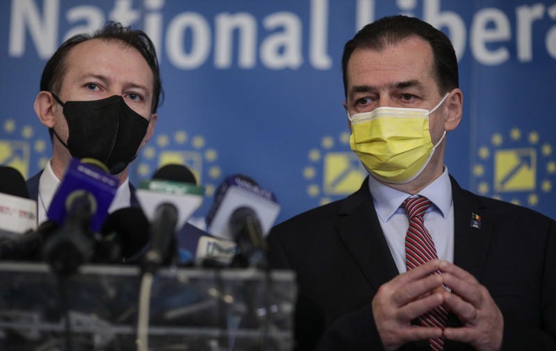 Cîţu îl contrazice pe Orban: Vaccinul anti-COVID este gratuit şi va rămâne gratuit