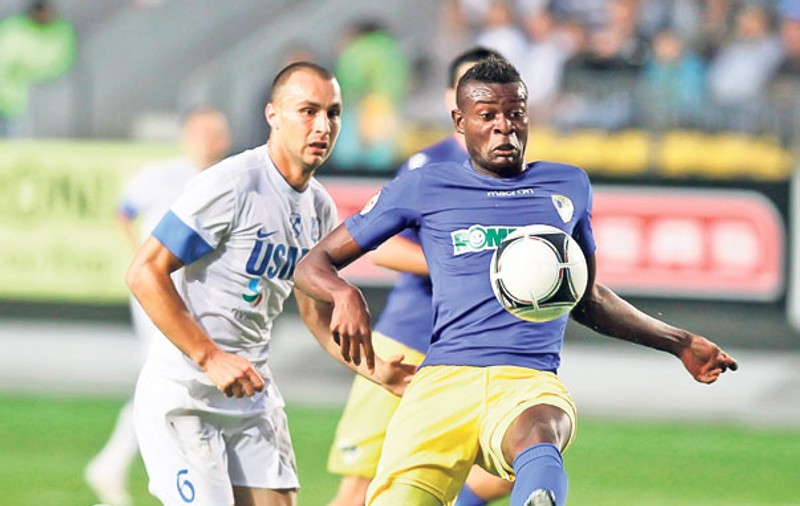 Dinamo aleargă după Bokila. În schimb, pierde doi jucători importanţi, iar Hanca depinde de clauză