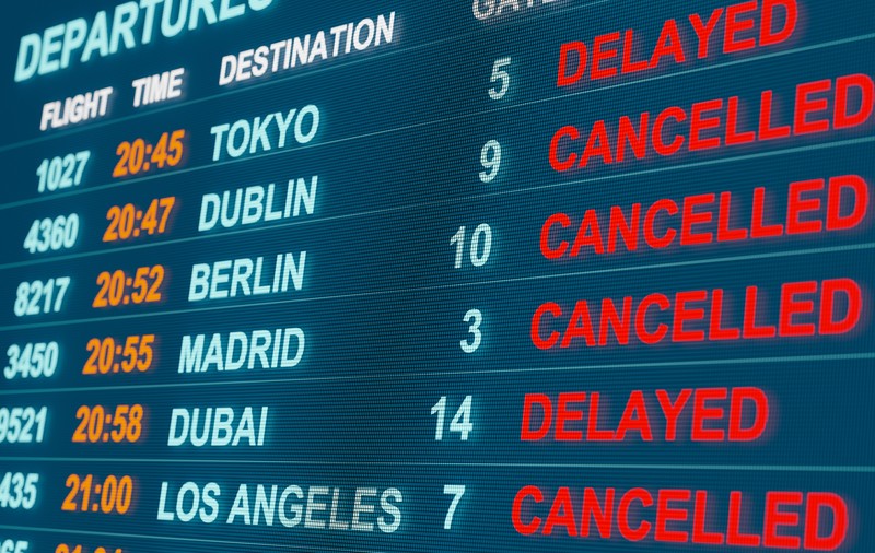 Întârzieri și zboruri anulate. Wizz Air dă vina pe vreme și acuză Eurocontrol de incapacitatea de a gestiona traficul aerian. Sfatul Guvernului pentru români