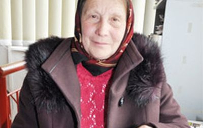 Vinde mărţişoare handmade pentru a ajuta o femeie bolnavă de cancer