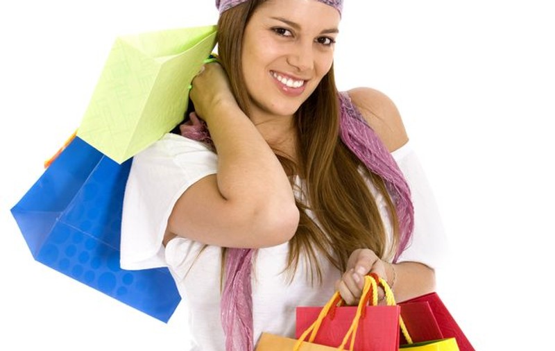 Femeile petrec 3 ani din viaţă la shopping