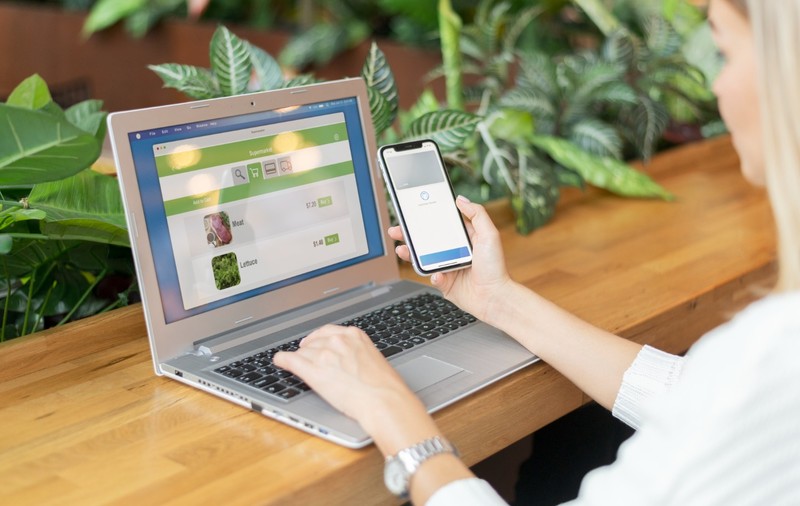 Reinventează-ți afacerea. De ce ai nevoie de o aplicație web și una mobilă