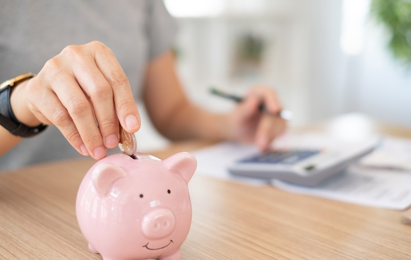 3 motive pentru care să-ți deschizi cât mai curând un cont de economii