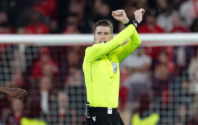 Ce e protocolul antirasism declanșat de gestul arbitrului de la meciul Benfica - Real Madrid, din Champions League
